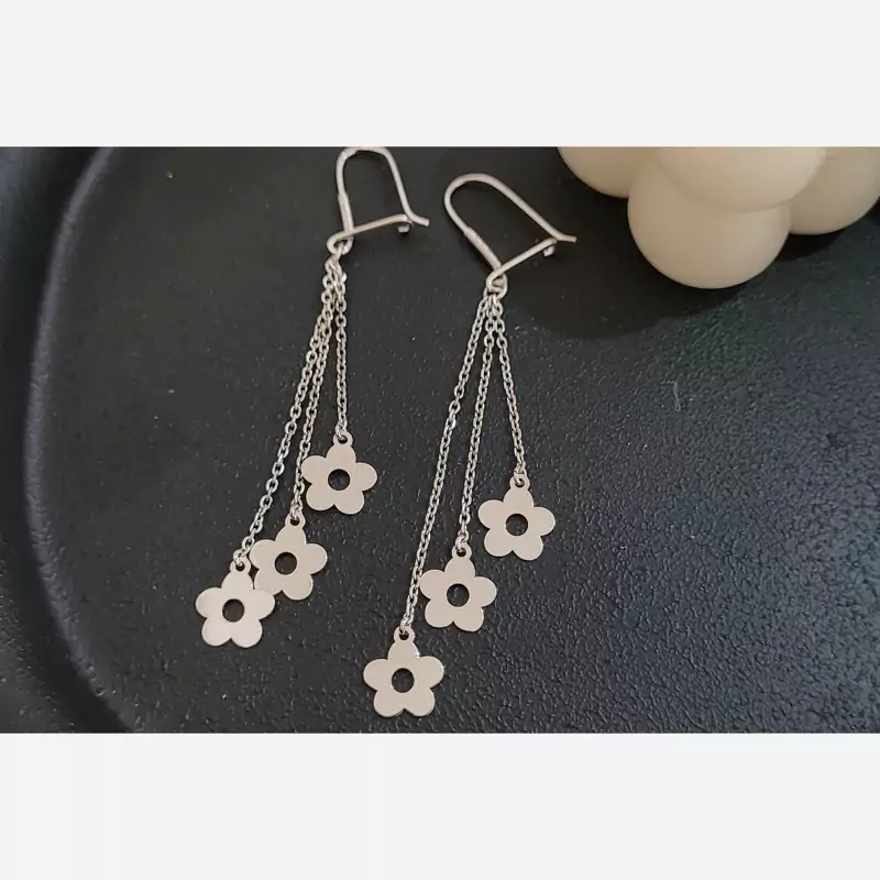 گوشواره آویز طرح گل نقره زنانه