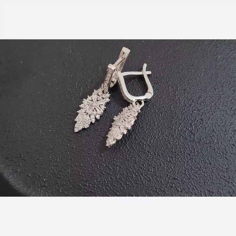 گوشواره نگین دار نقره زنانه